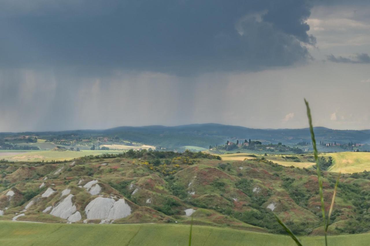 Tuscany Balcony: Crete Senesi Casetta Exterior photo