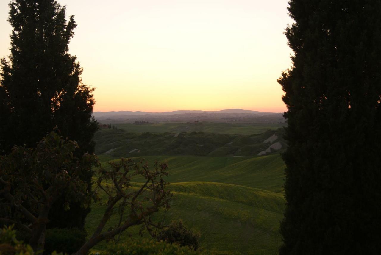 Tuscany Balcony: Crete Senesi Casetta Exterior photo