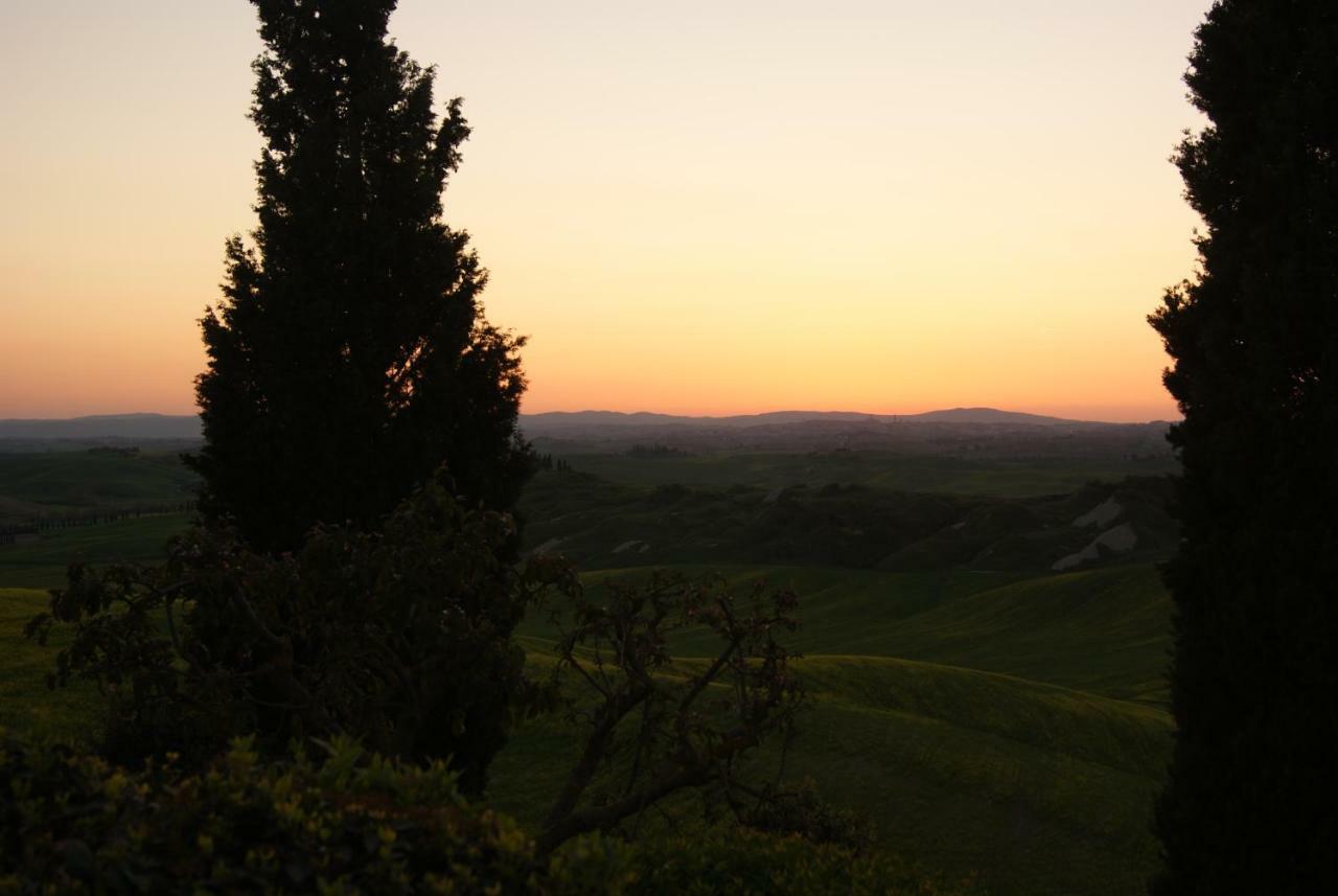 Tuscany Balcony: Crete Senesi Casetta Exterior photo